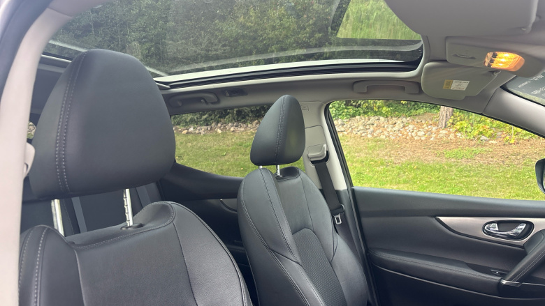 Nissan Qashqai 1.3 DiG-T Tekna 5dr Petrol Hatchback